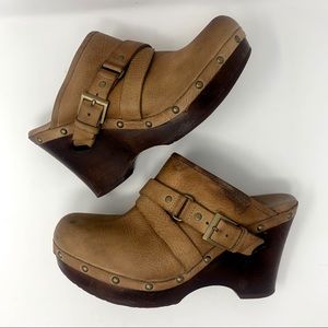 UGG Tan Leather Shearling Lined Clogs Size 9